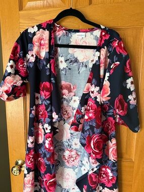 Lularoe Floral Open-Front Kimono Cover Up in Navy with Pink Roses